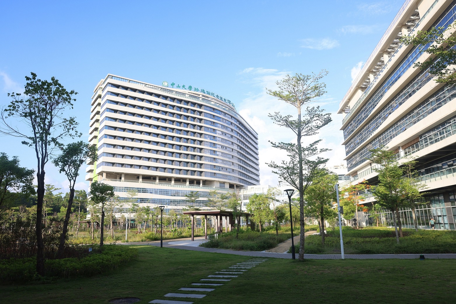 中山大學孫逸仙紀念醫（yī）院（深汕中心醫院）全（quán）院初中高效空氣過濾器（qì）更換（huàn）項目圓滿結束
